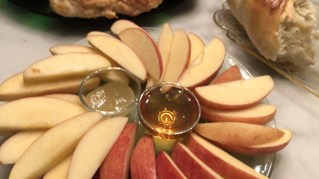 apples and honey for rosh hashanah