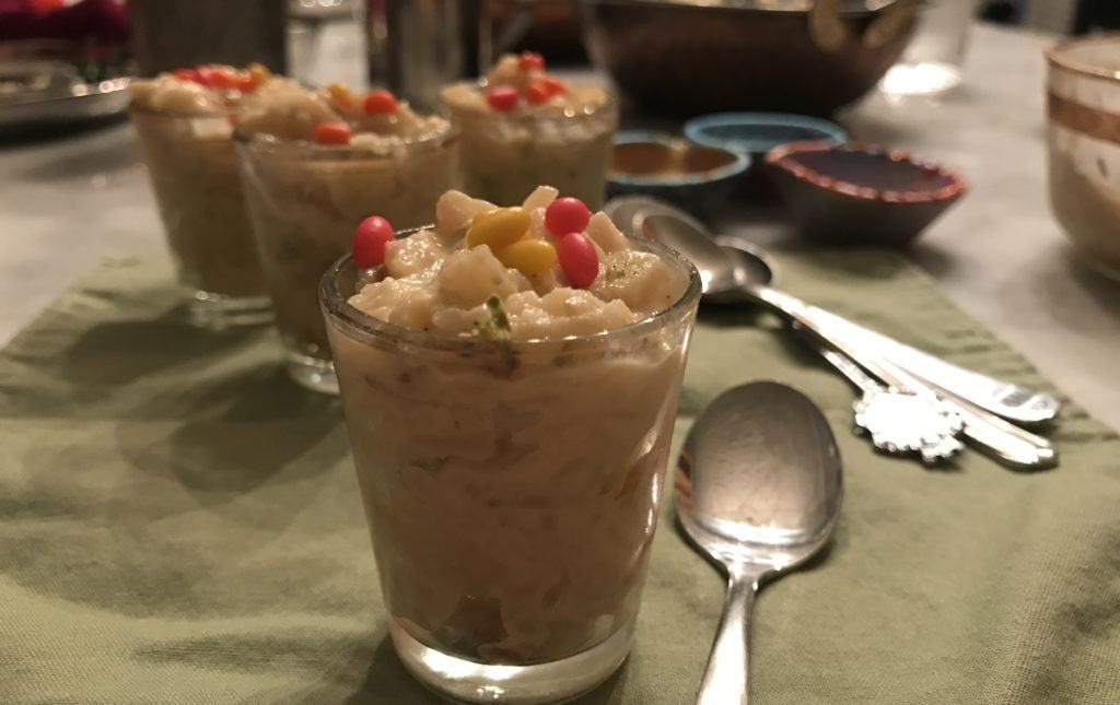 apple kheer topped with sounf